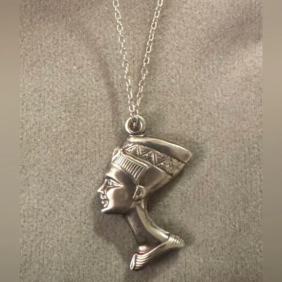 Vintage 925 Sterling Silver 3D Double Sided Nefertiti Charm Necklace - Picture 2 of 7